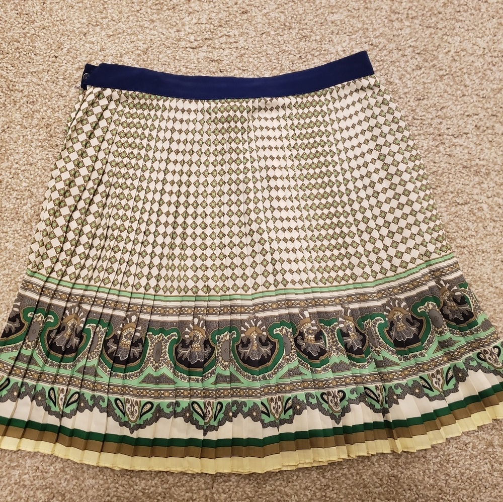 Zara - Pleated Skirt